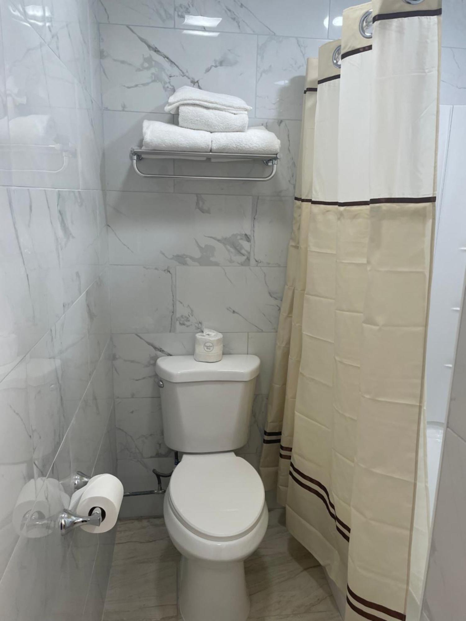 The Springwater Inn Итака Екстериор снимка