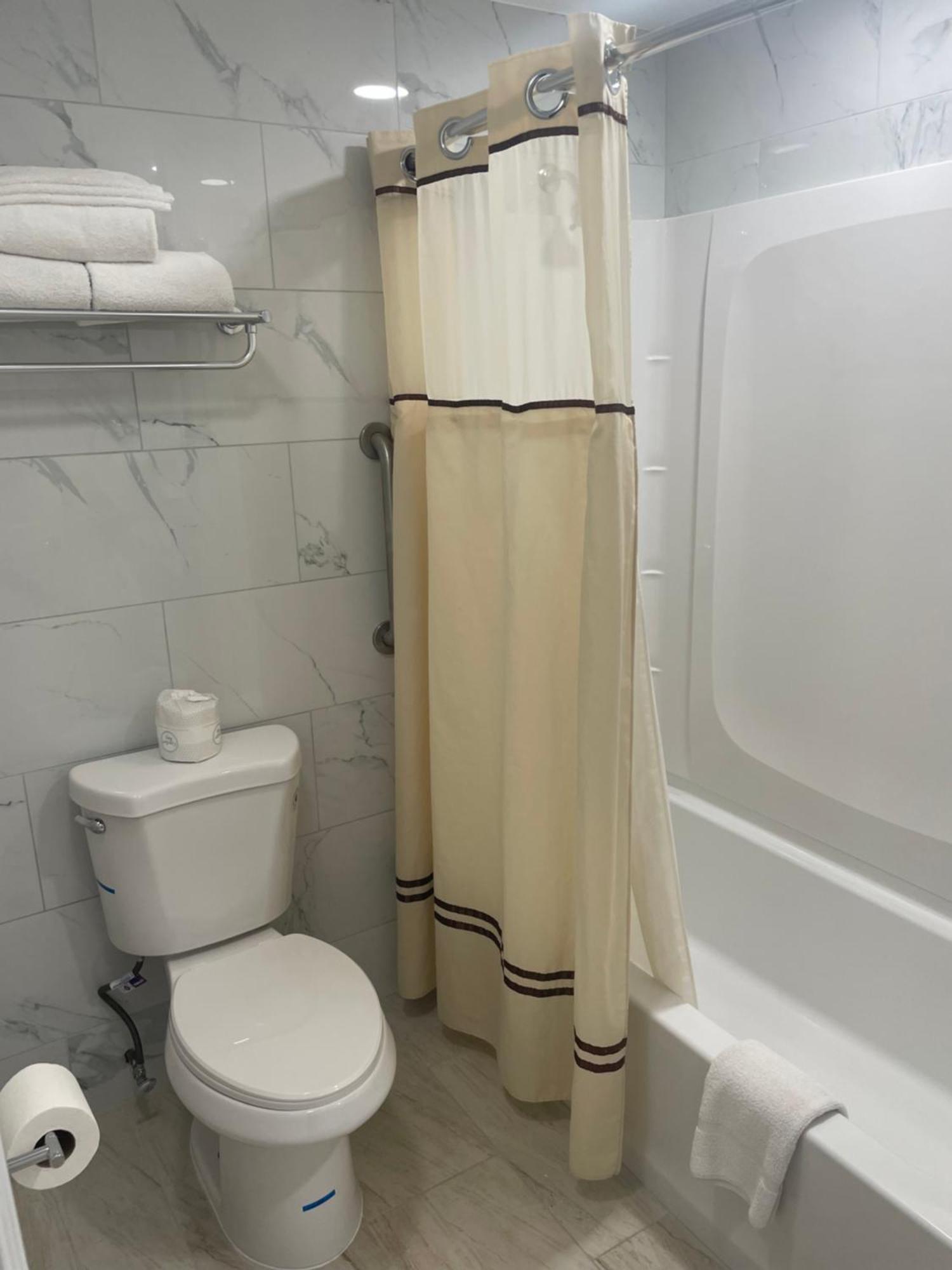 The Springwater Inn Итака Екстериор снимка