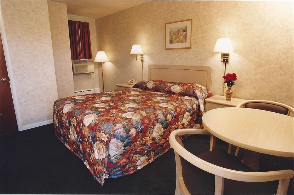 The Springwater Inn Итака Стая снимка