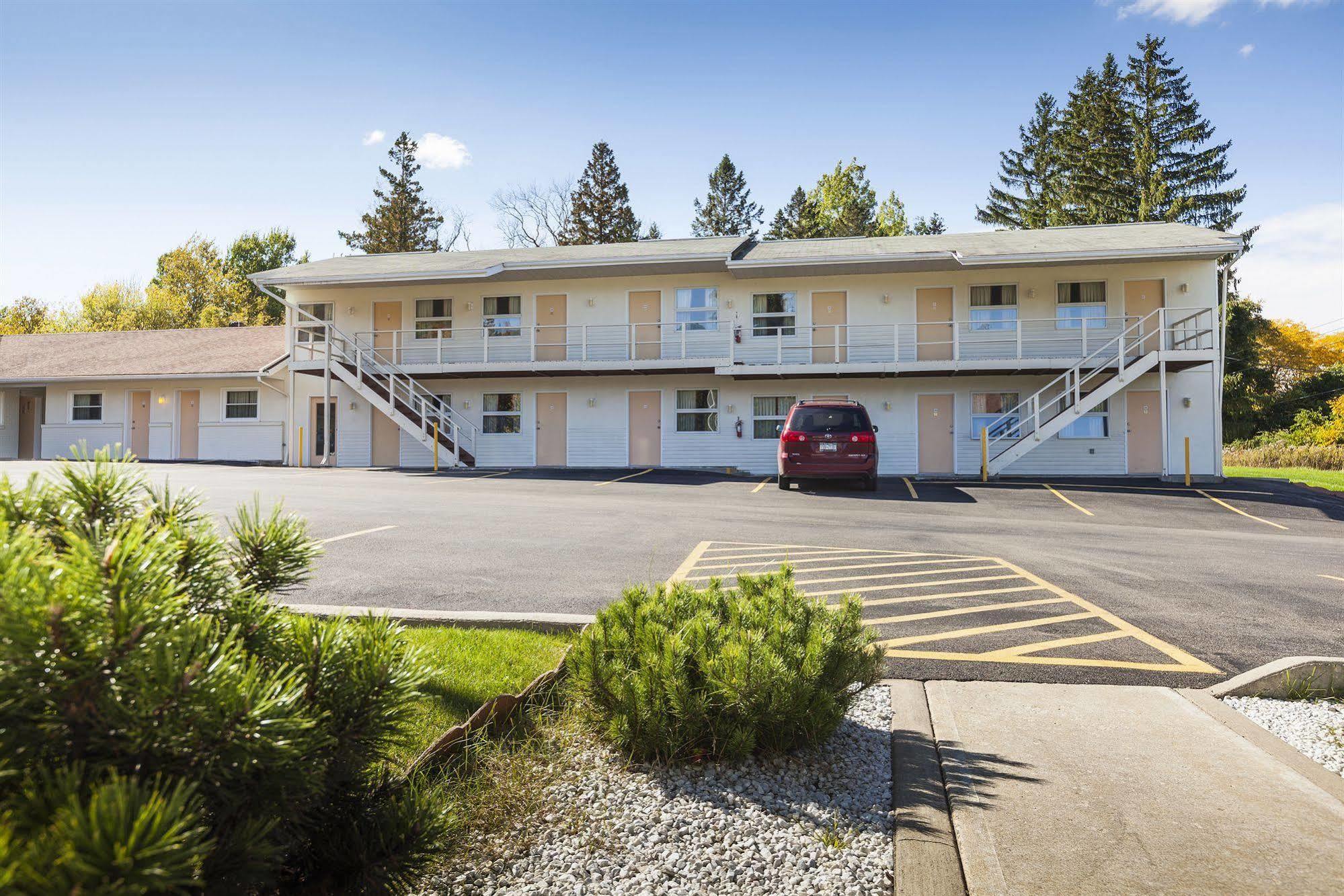 The Springwater Inn Итака Екстериор снимка